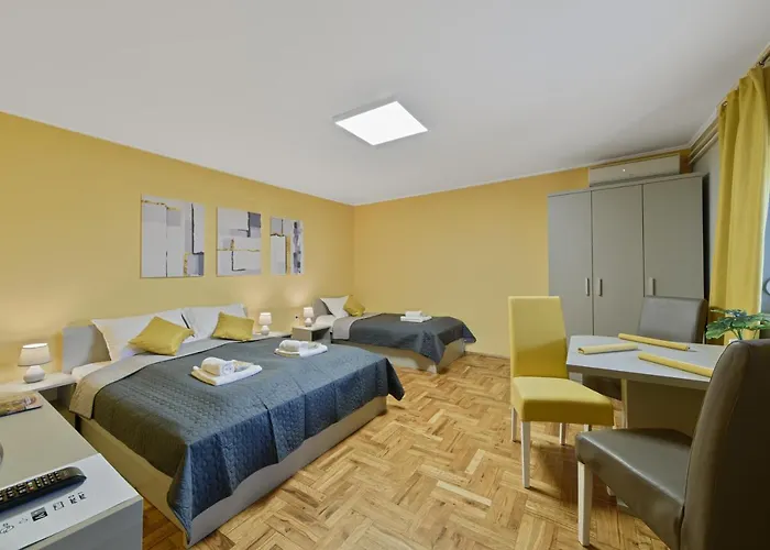 Dumalux Garden * スボティツァ