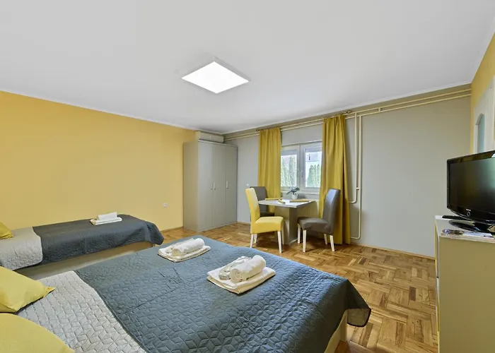 Dumalux Garden スボティツァ